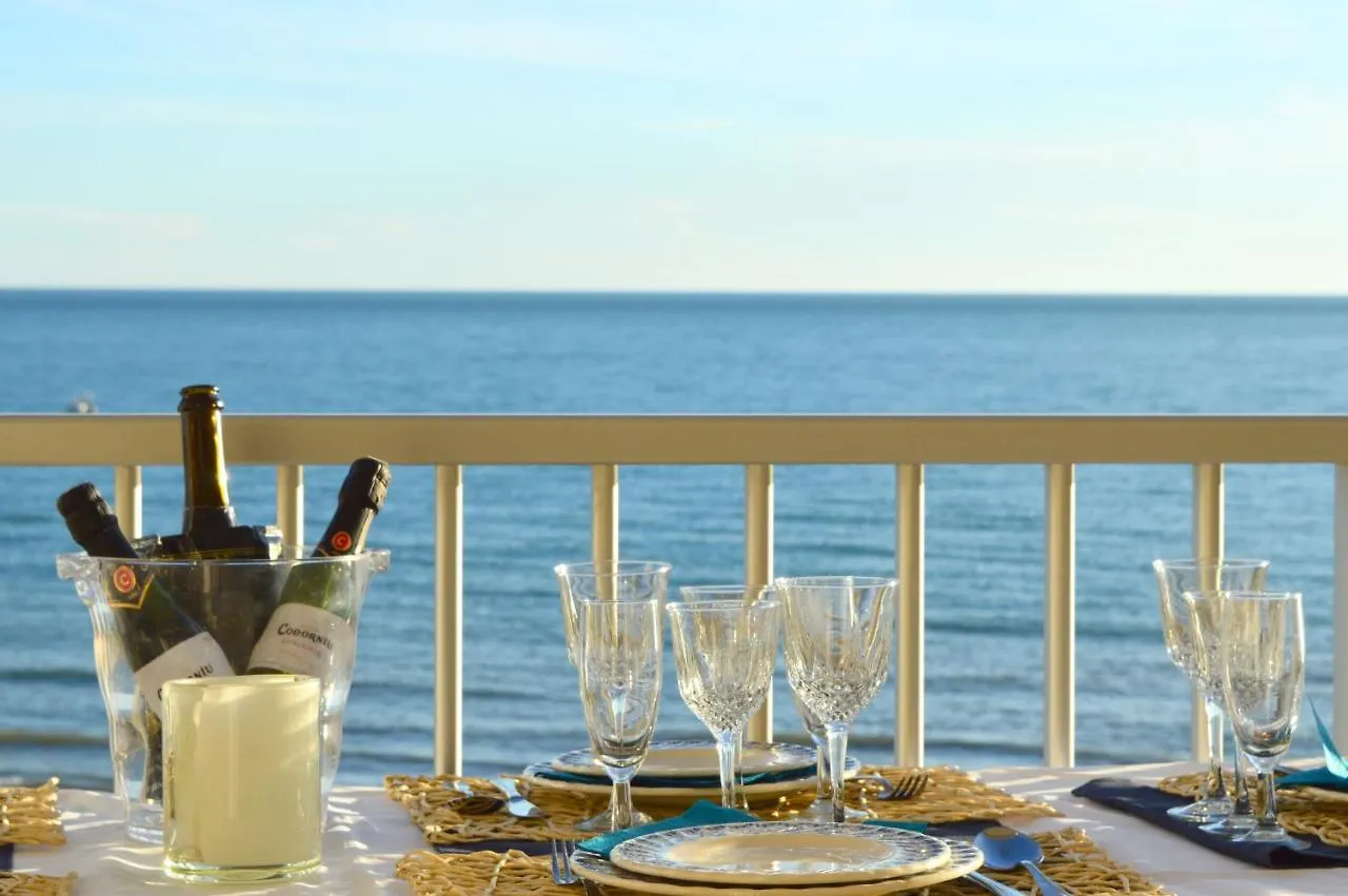 Apartment Seafront Fully Renovated Apart Amazing Terrace Cunit Spain