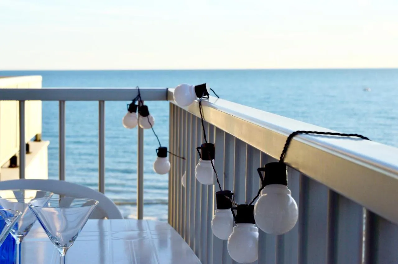 Seafront Fully Renovated Apart Amazing Terrace Cunit Apartment