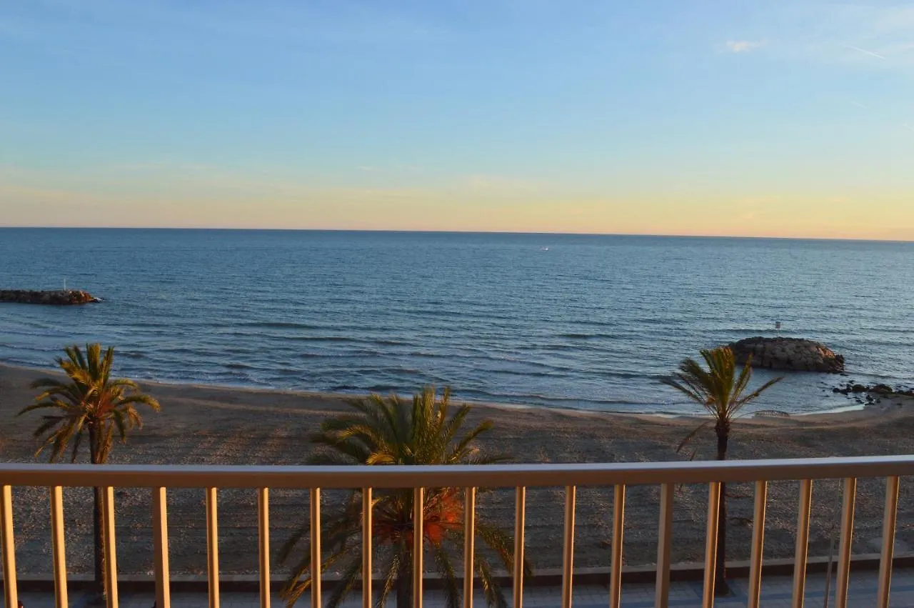 Seafront Fully Renovated Apart Amazing Terrace Cunit